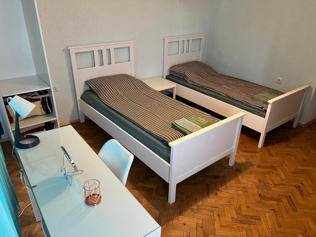 קרלובו White Guest House 2 מראה חיצוני תמונה