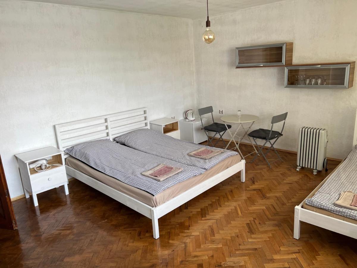 קרלובו White Guest House 2 מראה חיצוני תמונה