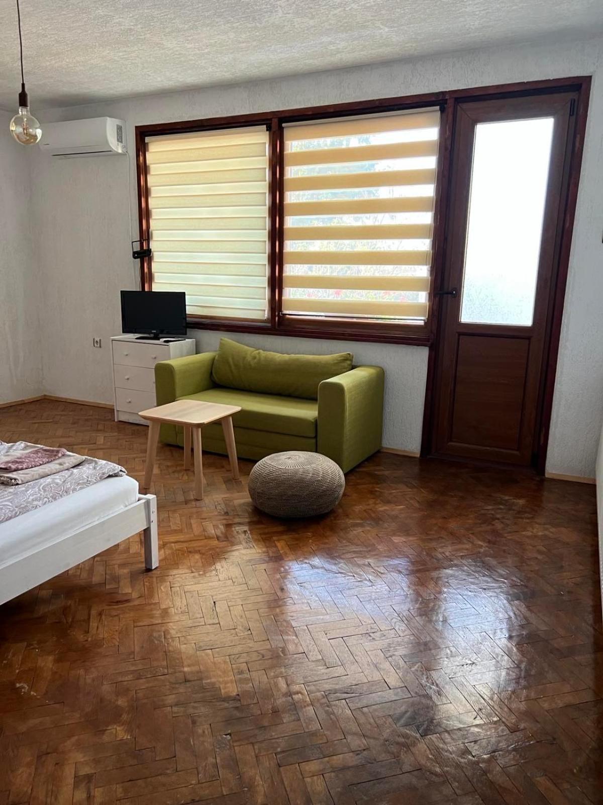 קרלובו White Guest House 2 מראה חיצוני תמונה