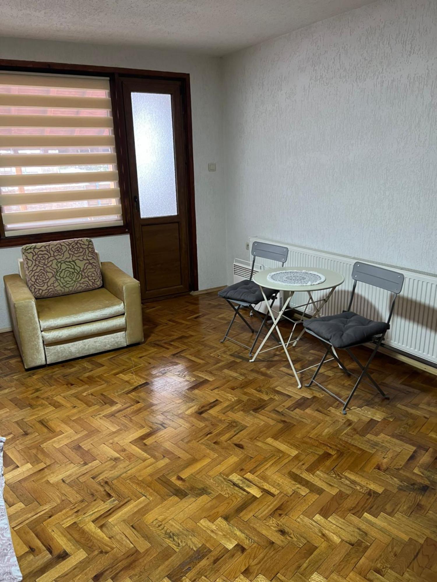 קרלובו White Guest House 2 מראה חיצוני תמונה