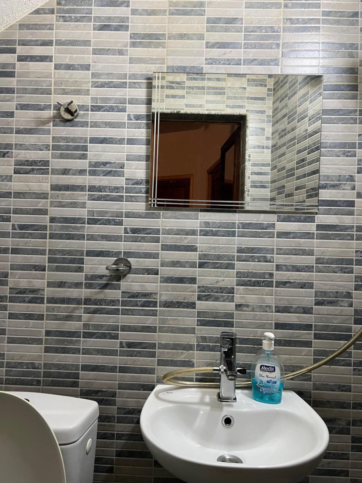 קרלובו White Guest House 2 מראה חיצוני תמונה