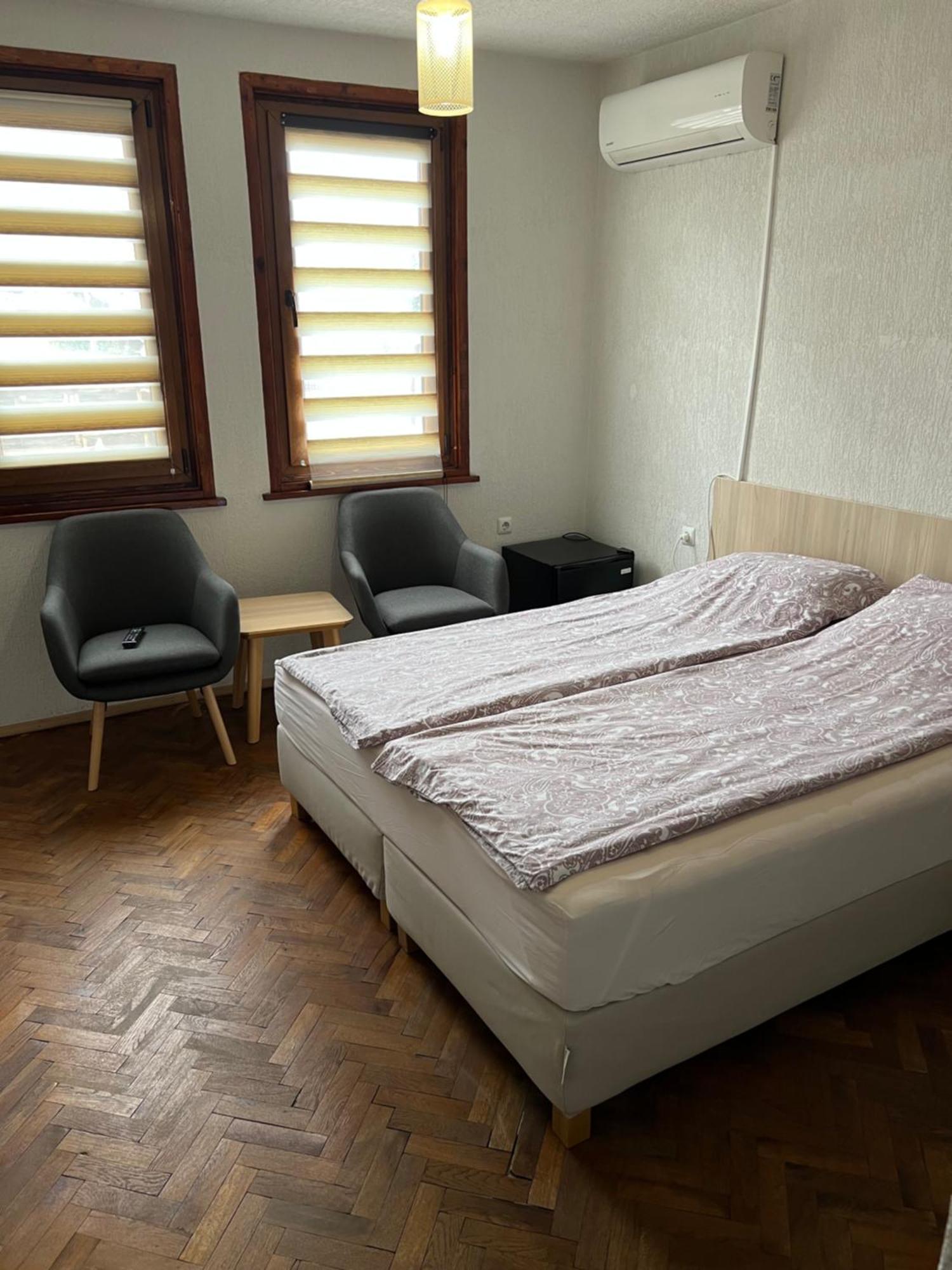 קרלובו White Guest House 2 מראה חיצוני תמונה